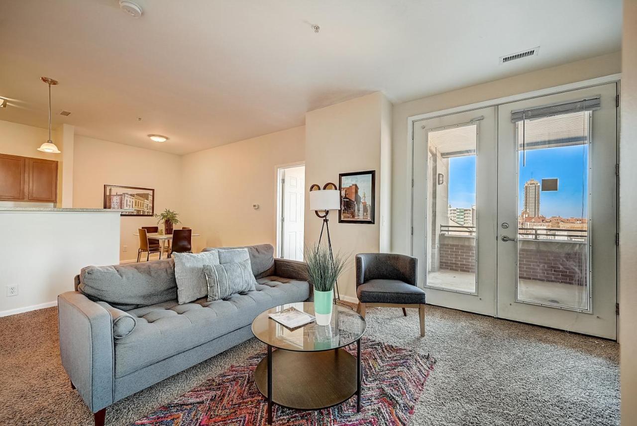 Апартаменти Frontdesk 707 North Apts Downtown Indy Індіанаполіс Номер фото